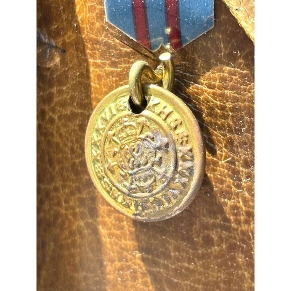 Vintage Bombay Company Aviator Nutcracker Pilot with Model Plane 18" 1990s w Box - Picture 9 of 16